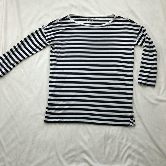 ‼️ LAST CHANCE ‼️Navy & white striped boatneck tee - Picture 2 of 4